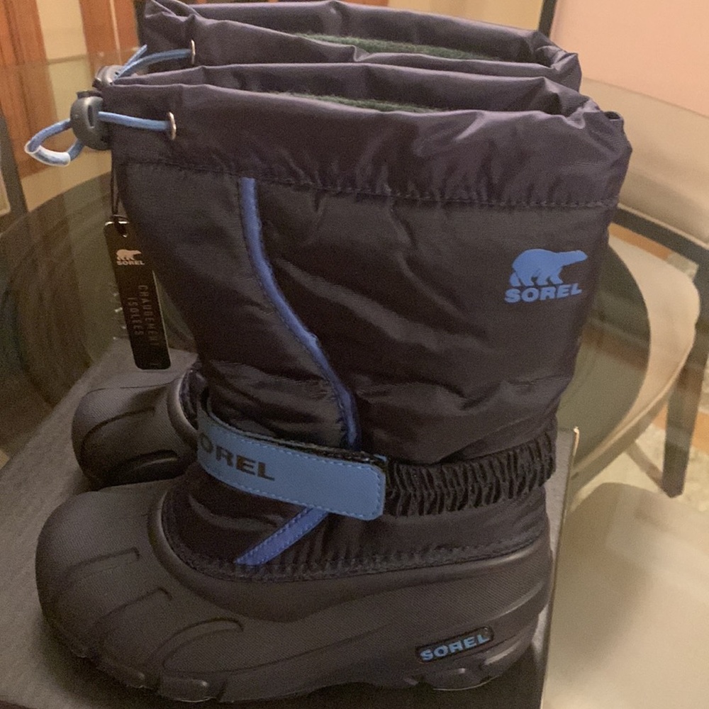 Sorel “Youth Flurry” snow boots, youth size 1